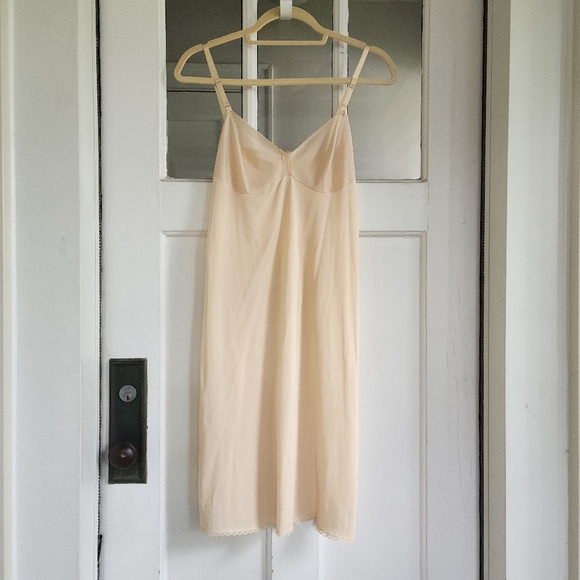 Vanity Fair Other - Vintage Vanity Fair Nylon Full Slip